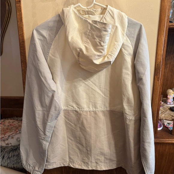 L.L. Bean Supplex Women's Jacket in Cream - Picture 2 of 3